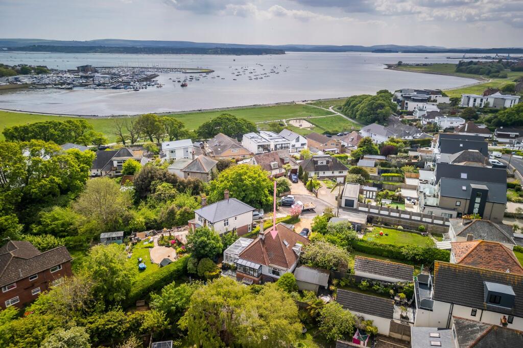 Castledene Crescent, Whitecliff, Poole BH14 8DP