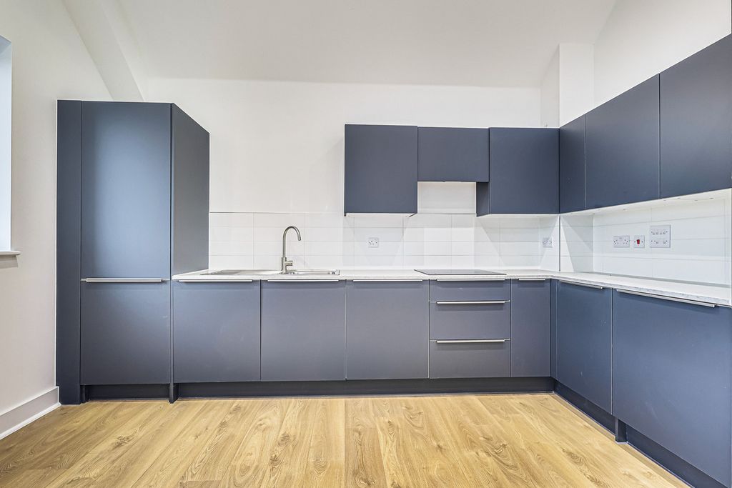 Additional image 3 of 2 bed flat for saleThe Regency Apartments, Rayleigh SS6