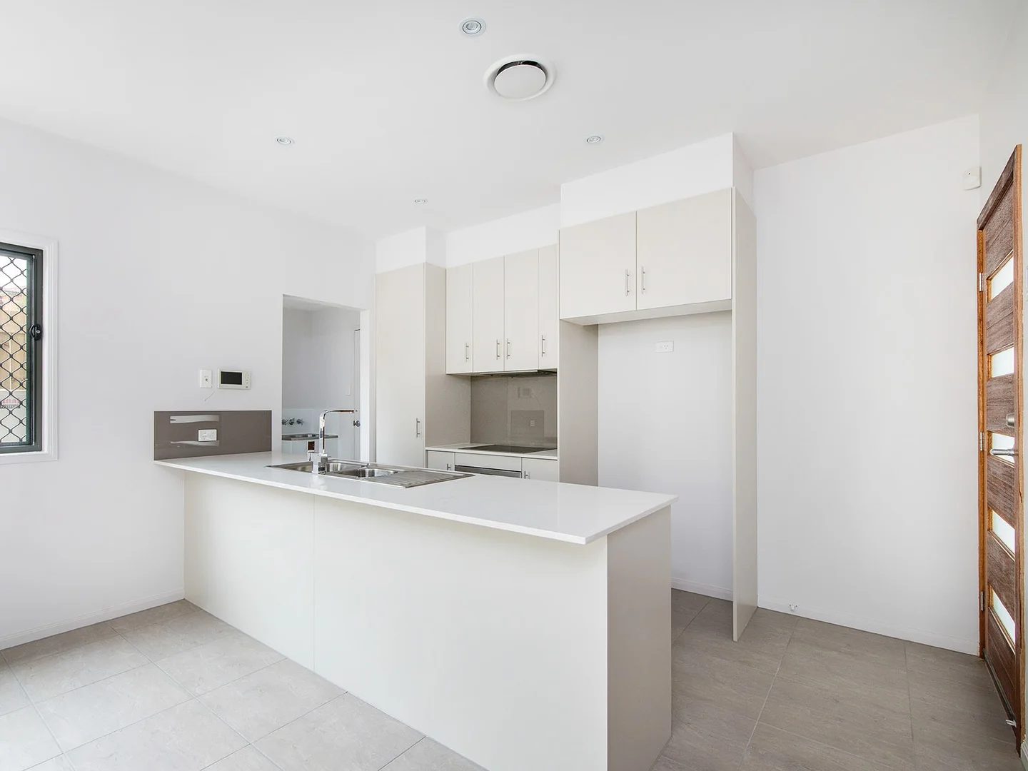 Additional image 2 of 2/8 Houthem St, Camp Hill QLD 4152