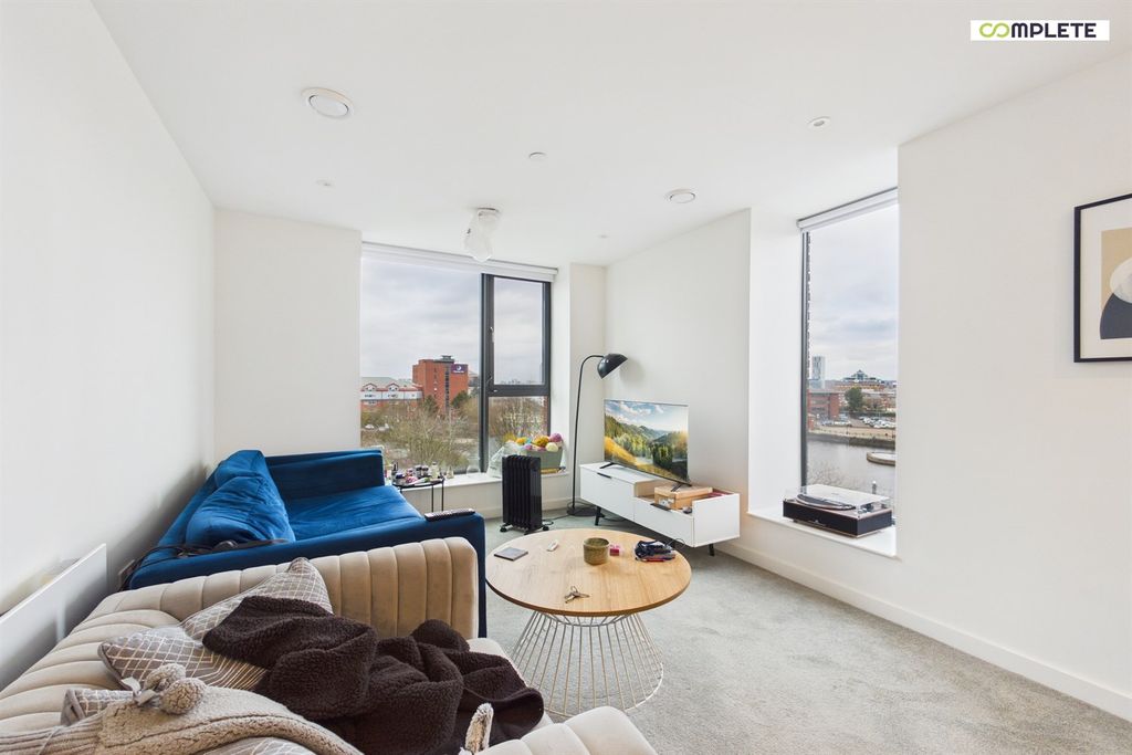 Additional image 4 of 2 bed flat for saleNo1 Old Trafford, Manchester M17