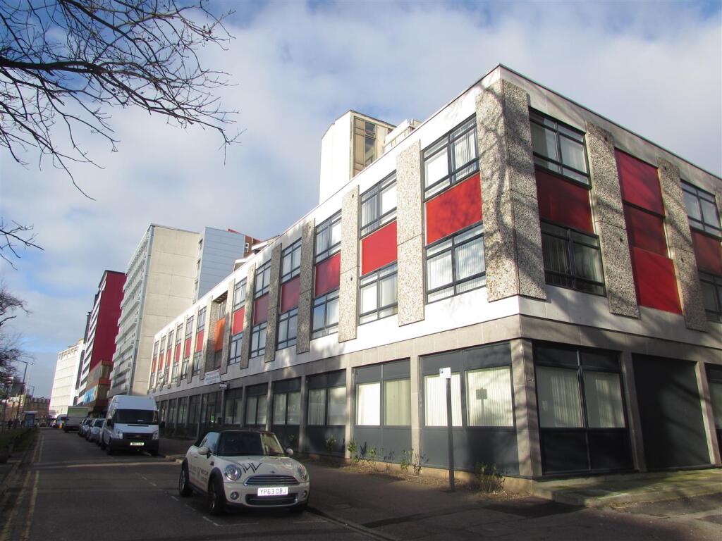 Additional image 4 of Large Bournemouth Studio