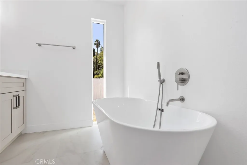 Additional image 12 of 23312 Ostronic Dr, Woodland Hills, CA 91367