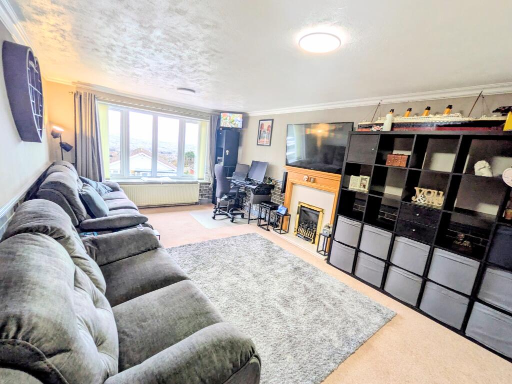 Additional image 3 of Frensham Grove, Bradford, BD7