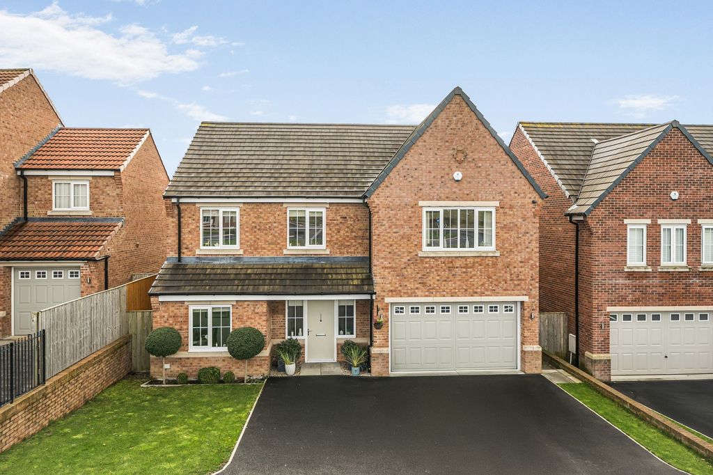 5 bed detached house for saleWillow Drive, Harrogate HG3