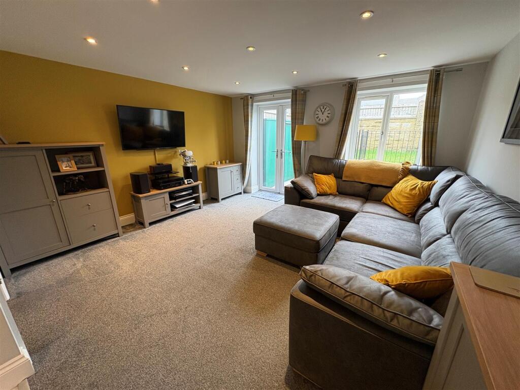 Soaper Court, Wibsey BD6 photo 5