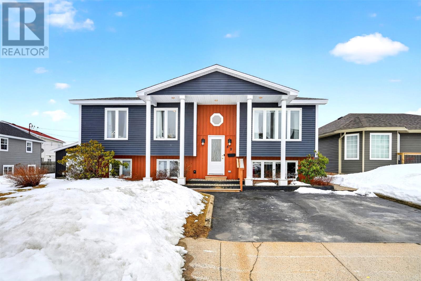 52 Cottonwood Crescent