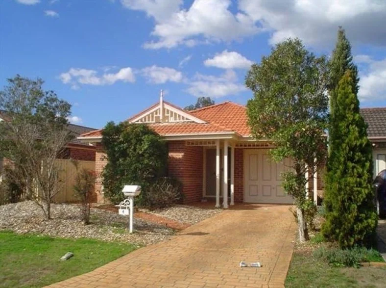 4 Banyule Court, Wattle Grove NSW 2173