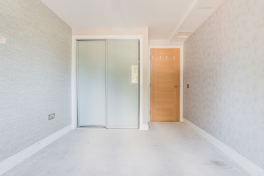 Additional image 15 of 2 bed flat for sale125 Eagles View, Livingston EH54