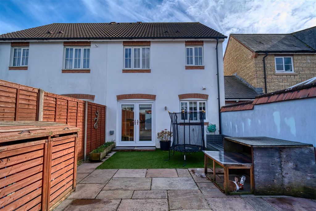 Additional image 8 of 3 bed semi-detached house for saleMarlott Road, Gillingham SP8