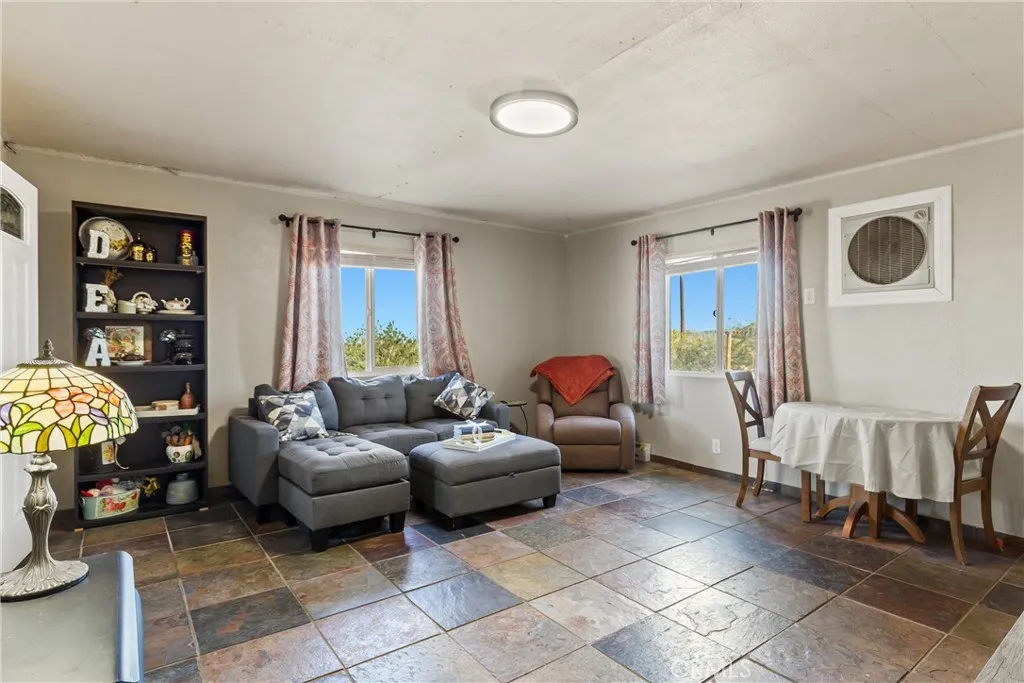 Additional image 46 of 1040 Jackalope Avenue, Joshua Tree, CA 92252