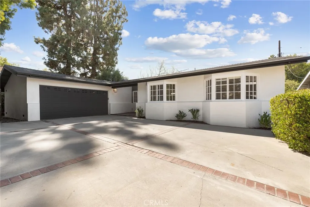 Additional image 2 of 23312 Ostronic Dr, Woodland Hills, CA 91367