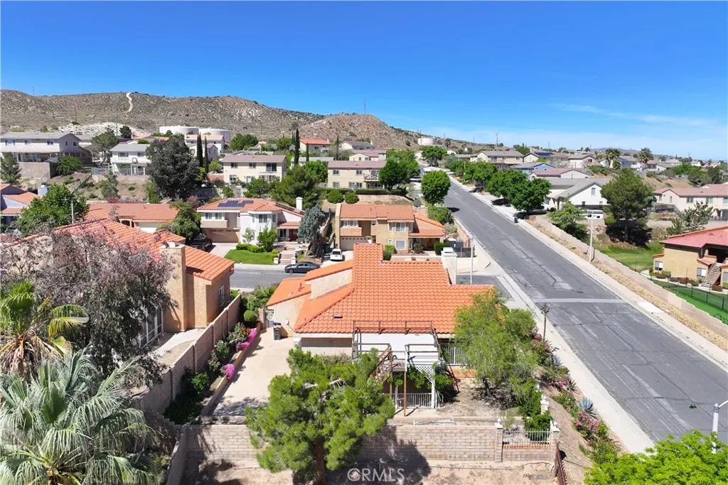 38242 7th St W, Palmdale, CA 93551
