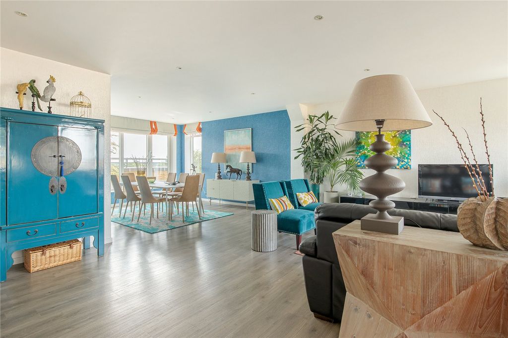 Additional image 4 of 3 bed flat for saleHomerton Street, Cambridge, Cambridgeshire CB2