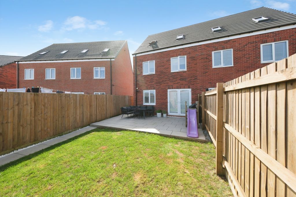 Additional image 17 of 4 bed semi-detached house for salePennington Way, Nottingham NG15