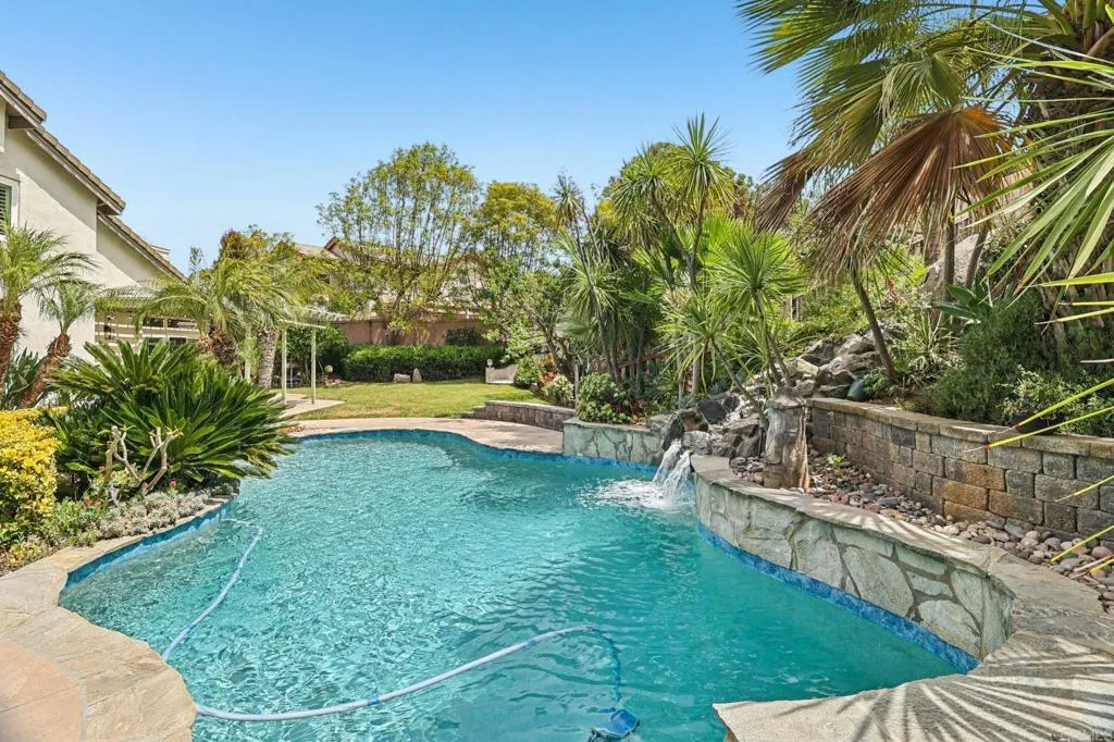 Additional image 91 of 1747 Crescent Knolls Gln, Escondido, CA 92029