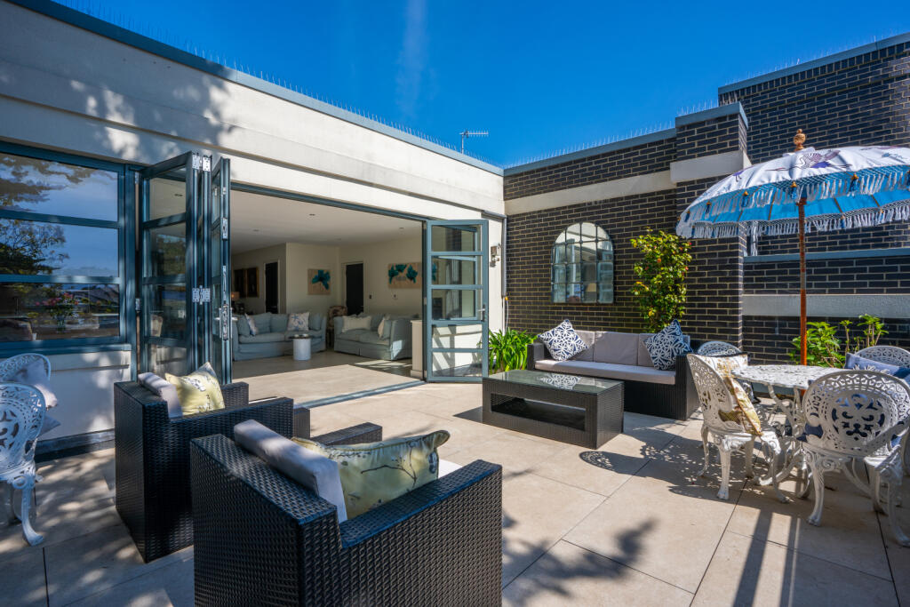 Banks Road, Sandbanks, Poole, Dorset, BH13