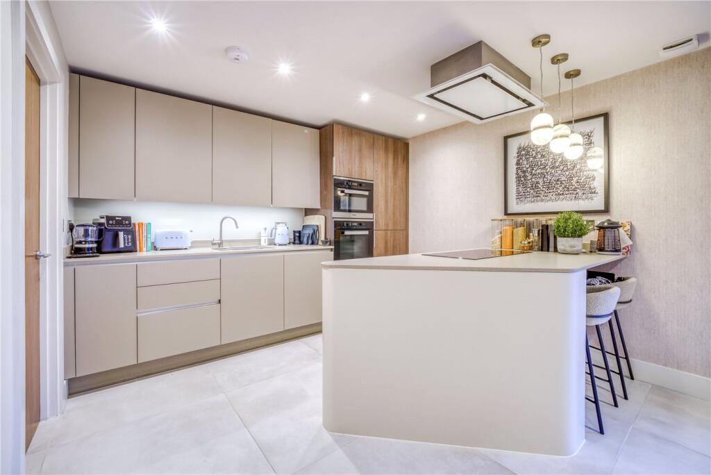 Lilliput Road, Poole, Dorset, BH14 photo 2