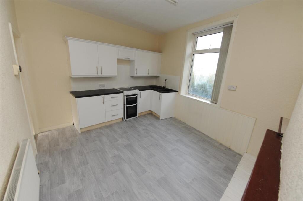 Eldon Place, Cutler Heights, Bradford photo 3