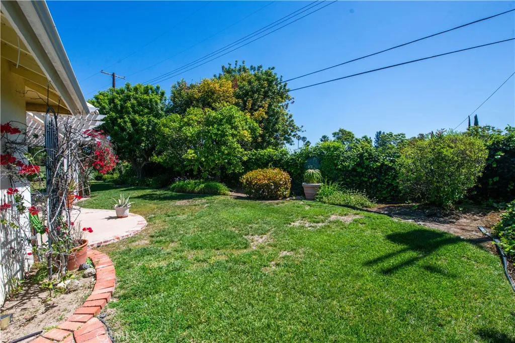 8532 Nevada Ave, West Hills, CA 91304
