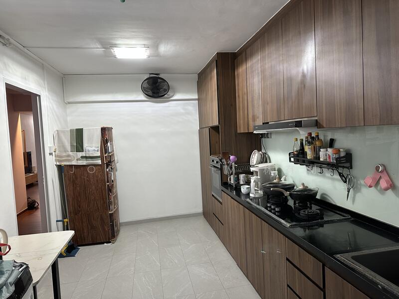 306 Hougang Avenue 5 photo 4