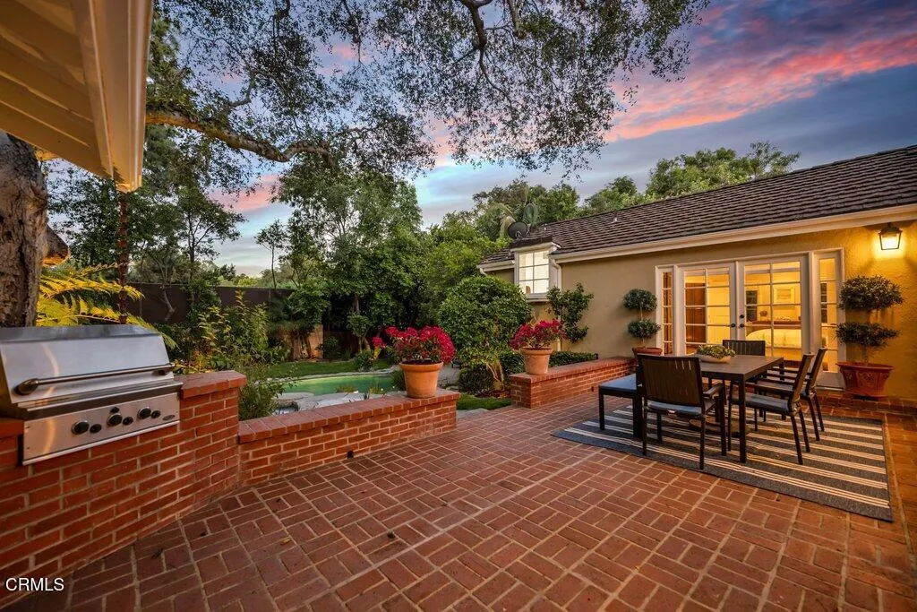330 Glen Summer Road, Pasadena, CA 91105