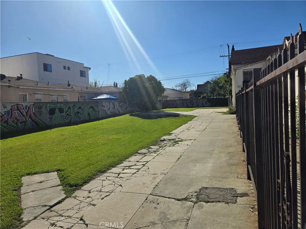 Additional image 5 of 7405 Normandie Avenue, Los Angeles, CA 90044