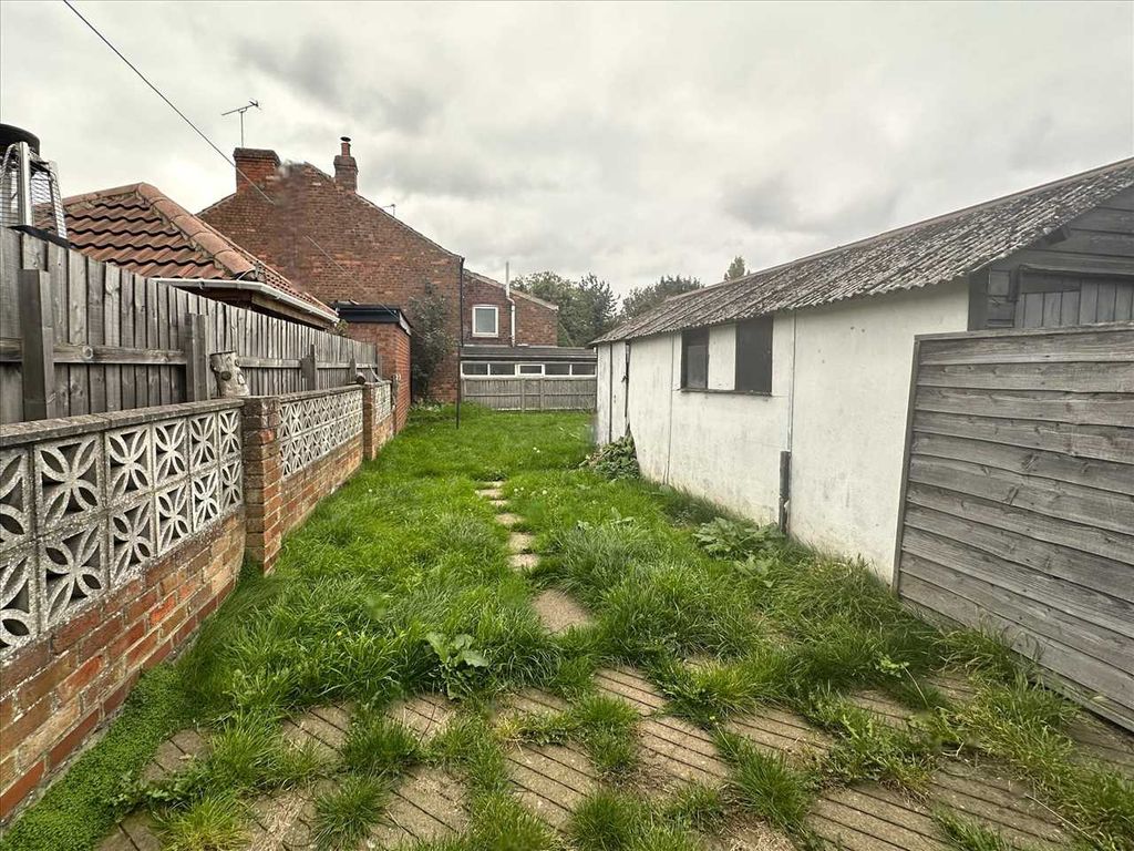 Additional image 11 of 3 bed semi-detached house for saleSt John's Road, Scunthorpe DN16