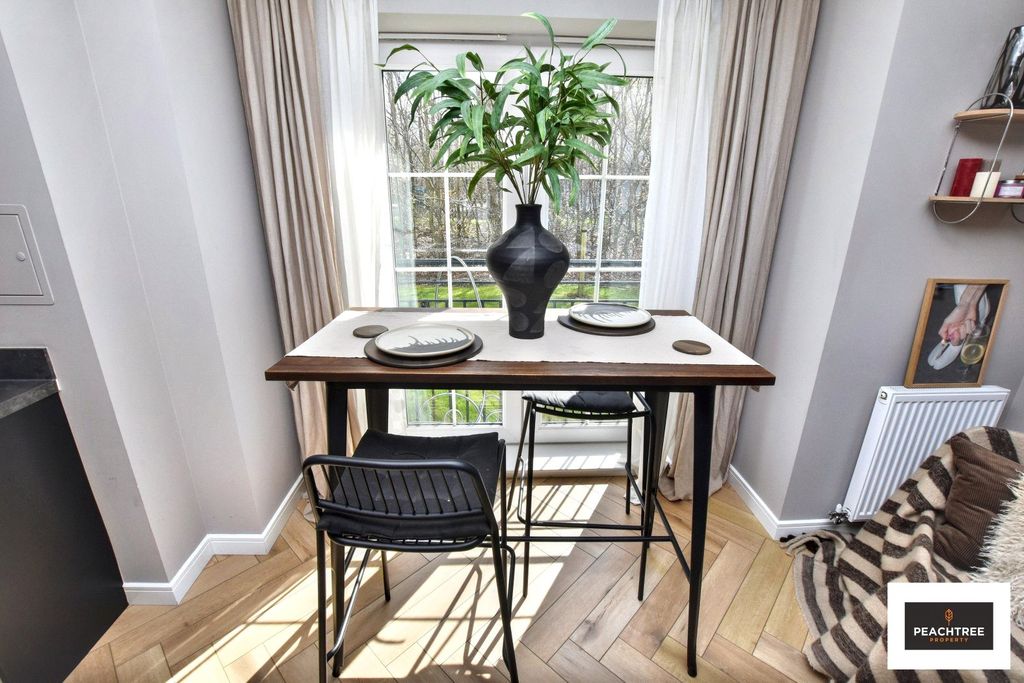 Additional image 5 of 2 bed flat for saleClydeside Terrace, Renfrew, Renfrewshire PA4
