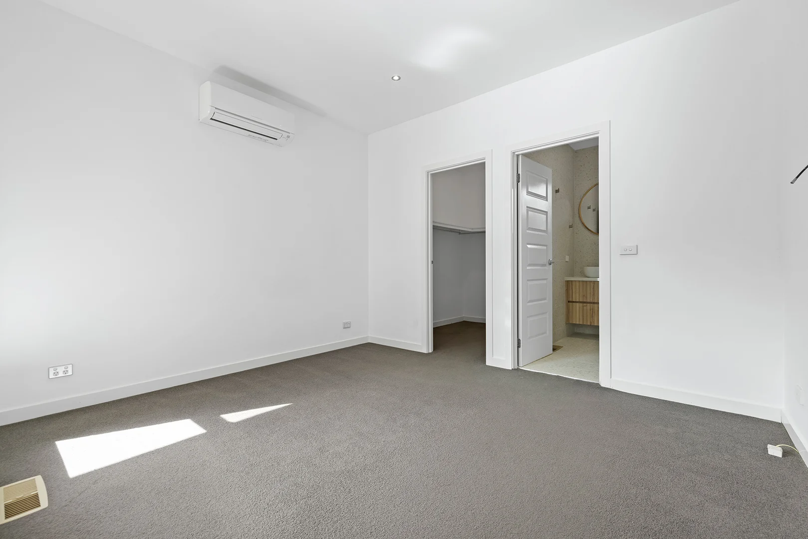Additional image 5 of 2/12 Moore Avenue, Croydon VIC 3136