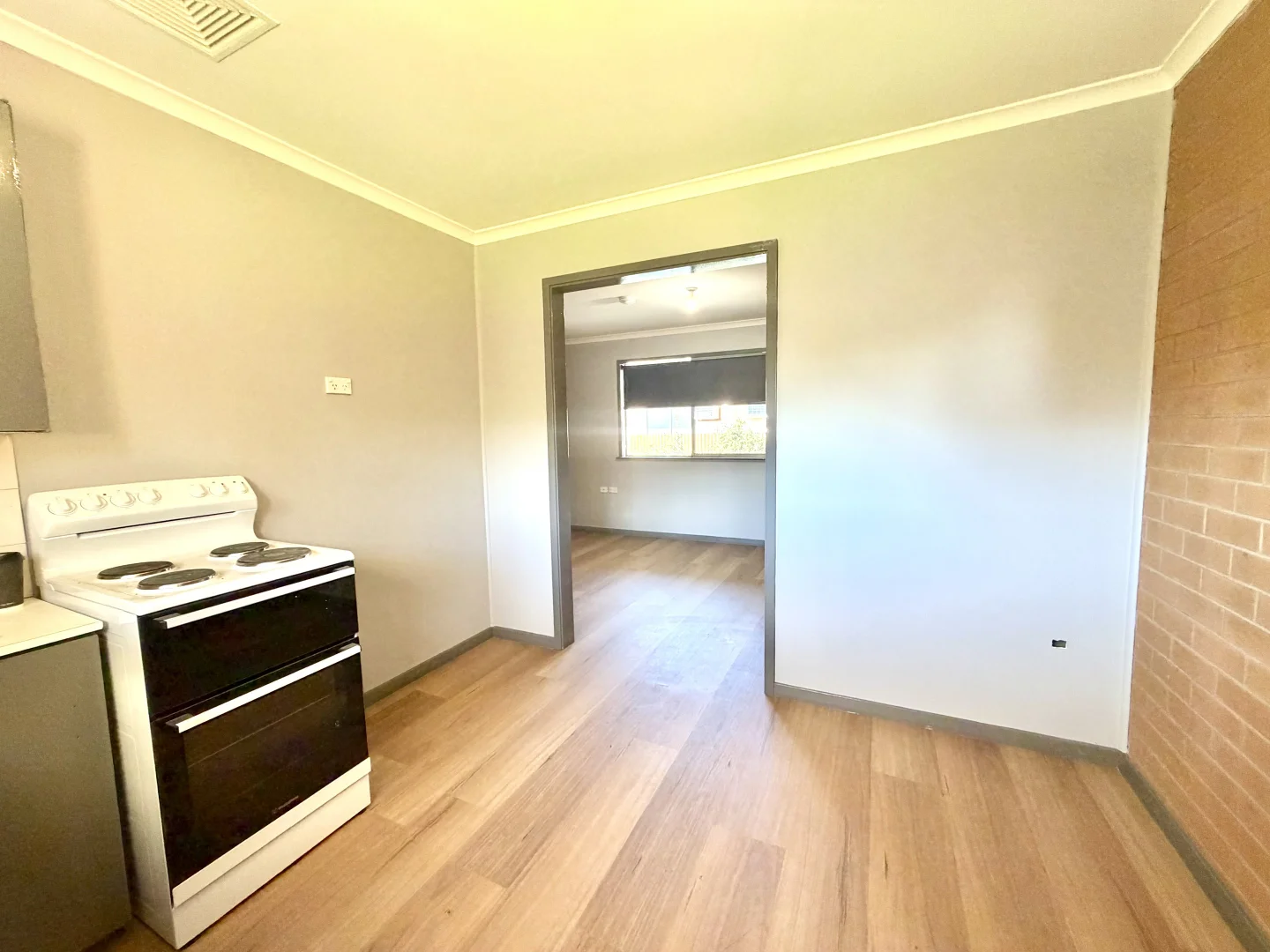 Additional image 2 of 3/221 Pine St, Hay NSW 2711