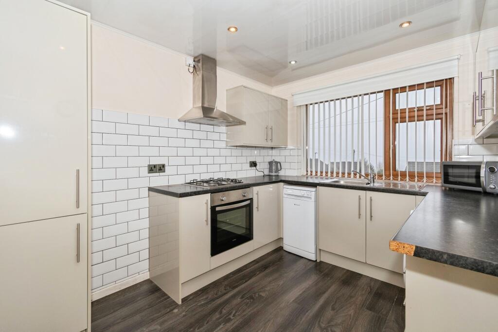 Watty Hall Avenue, Bradford, BD6 photo 4