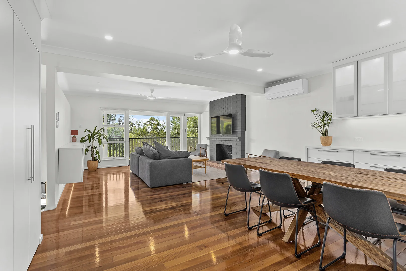 8 Blackstone Street, Indooroopilly QLD 4068 photo 3