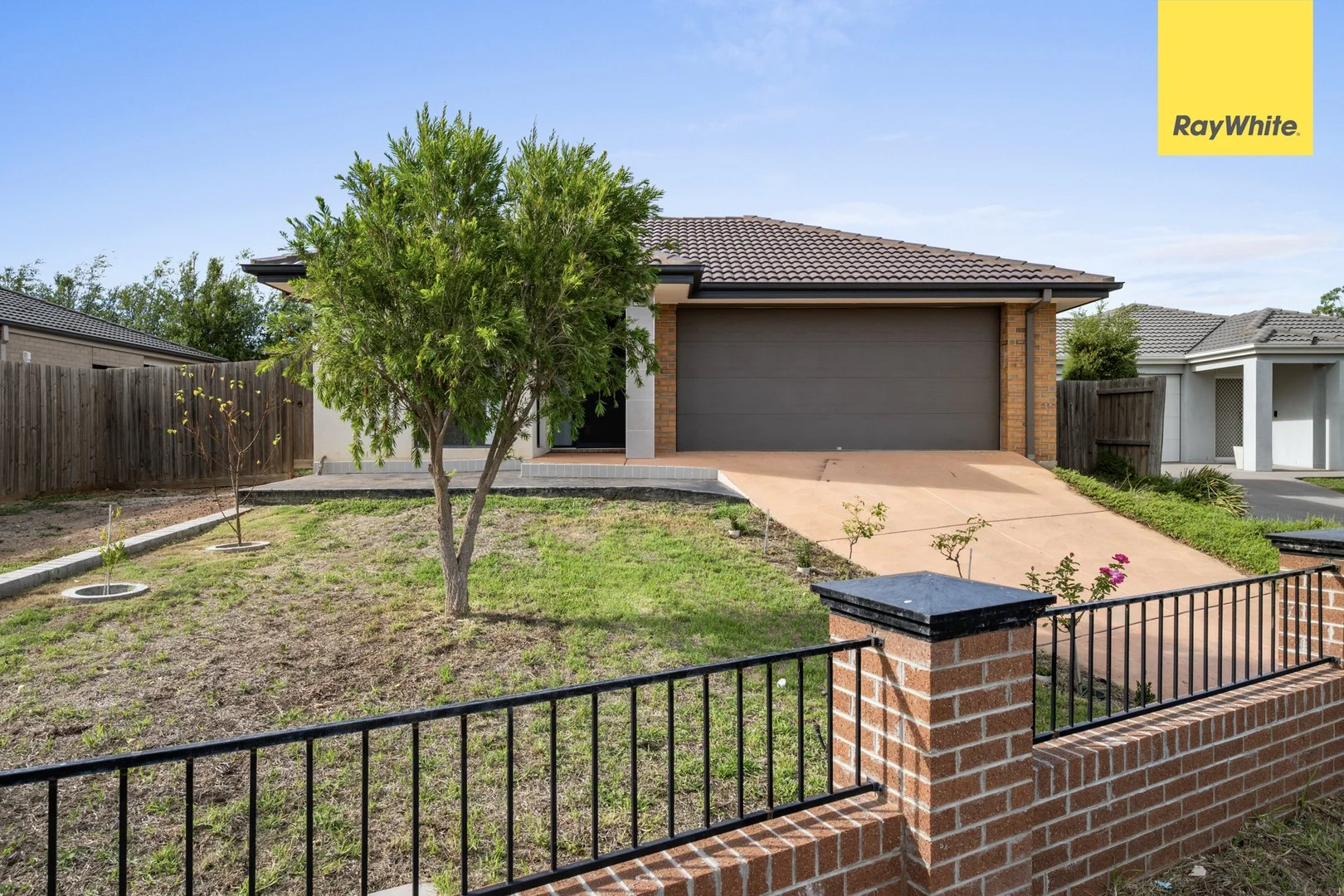 15 Hinkler Crescent, Brookfield VIC 3338
