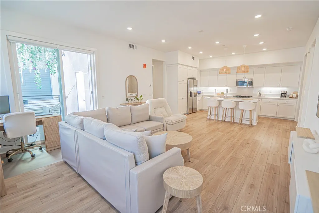 Additional image 16 of 27212 Diamond Peak Lane Unit 203, Valencia, CA 91381