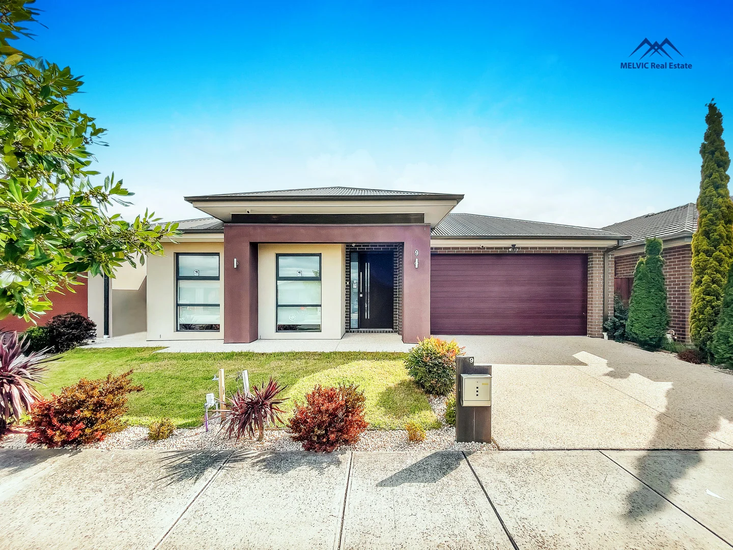 9 Marshy Avenue, Cranbourne East VIC 3977