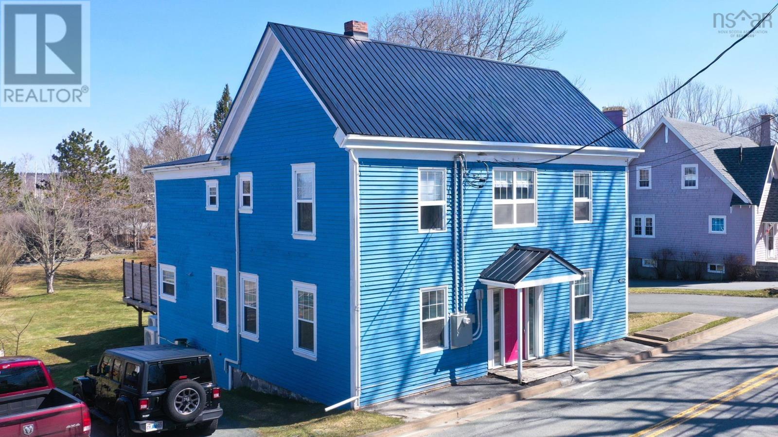 484 Main Street