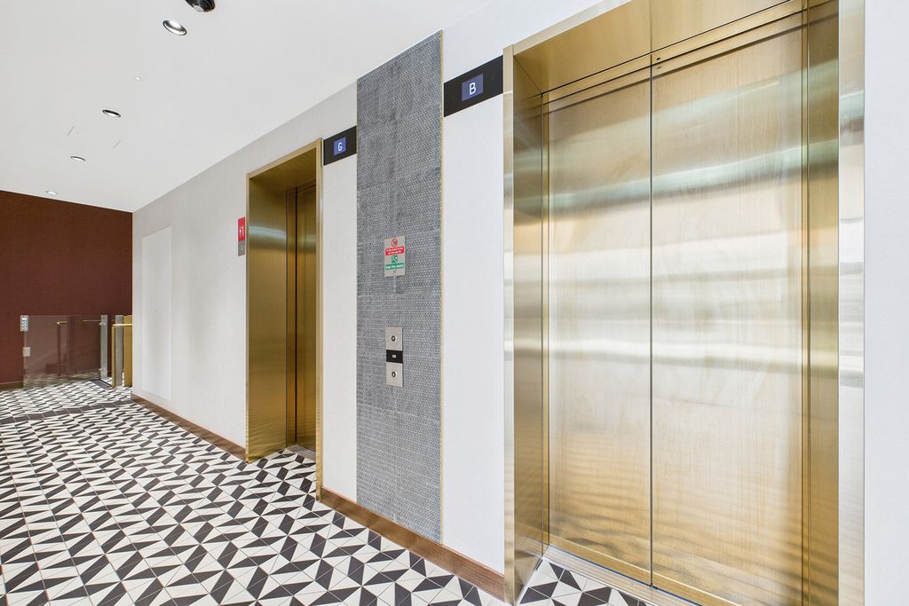 Additional image 2 of 4 bed flat for saleMichael Road, London SW6