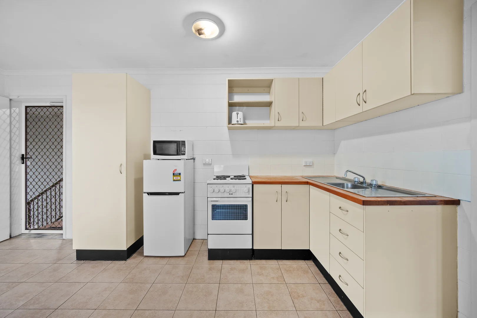 Additional image 2 of 18/192-196 Mann Street, Westcourt QLD 4870