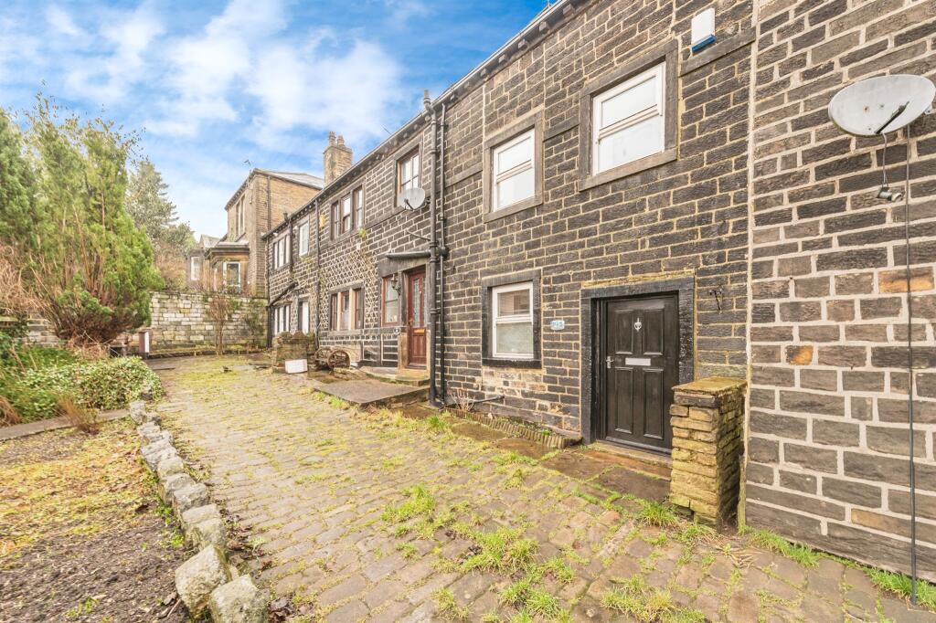 Henderson Place, Bradford