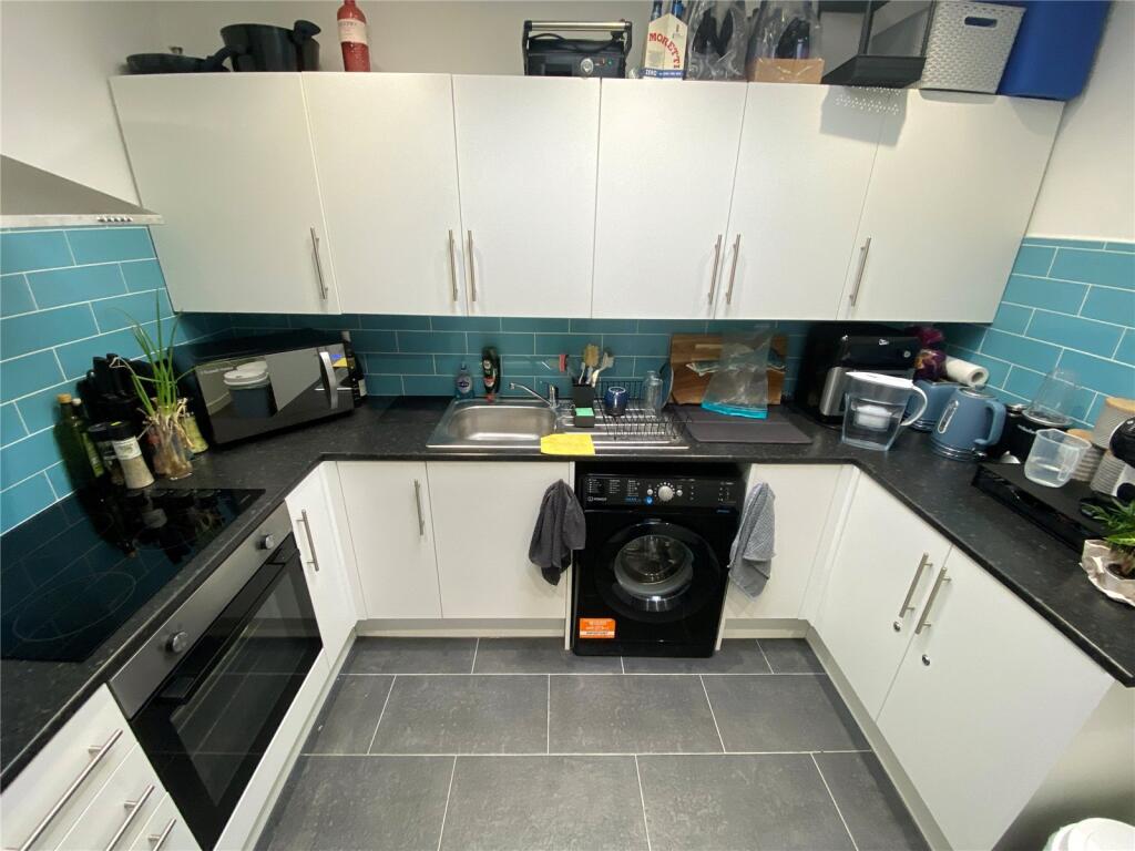 Wimborne Road, Kinson, Bournemouth, Dorset, BH10 photo 3
