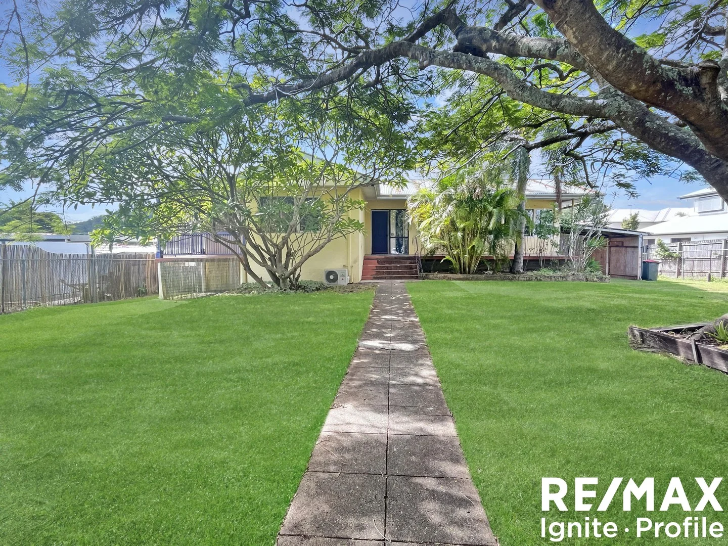 35 Loffs Rd, Mount Ommaney QLD 4074