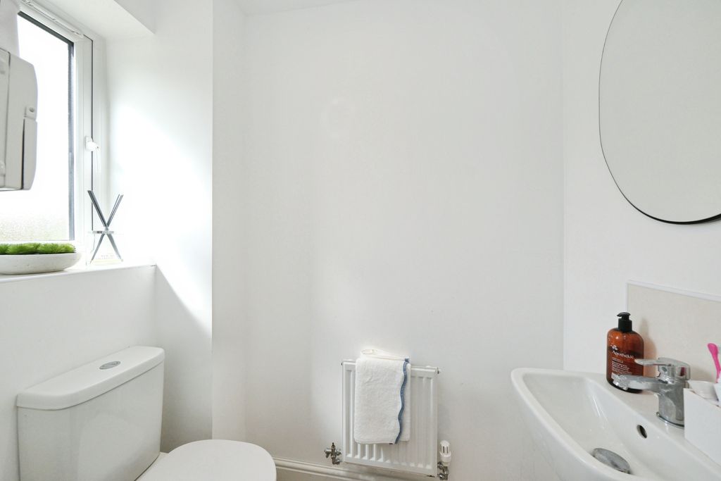 Additional image 16 of 4 bed semi-detached house for salePennington Way, Nottingham NG15