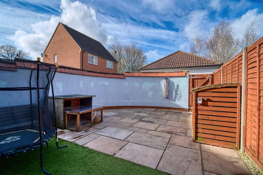 Additional image 6 of 3 bed semi-detached house for saleMarlott Road, Gillingham SP8