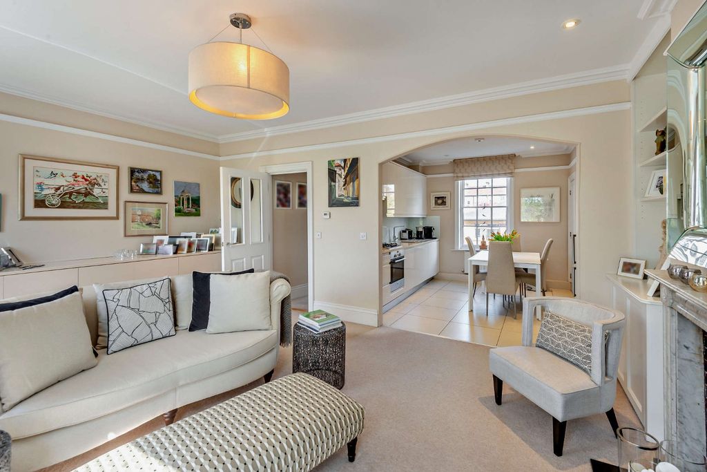 Additional image 2 of 2 bed flat for saleParkside, Cambridge CB1