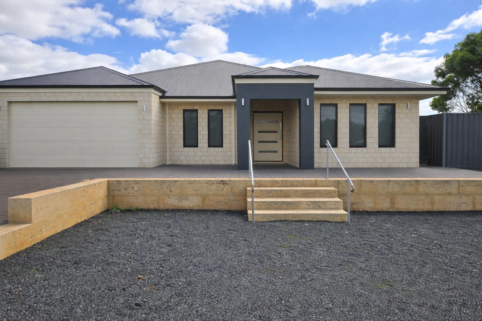 86 Felspar St, Narrogin WA 6312