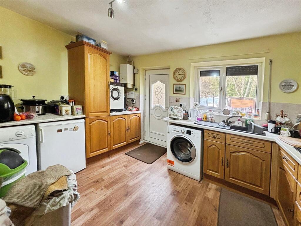 Additional image 2 of Brownroyd Hill Road, Bradford, BD6 1RY