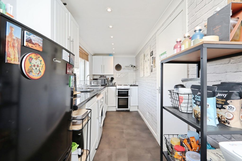 Additional image 6 of 1 bed flat for saleSt. Valery Drive, Stirling FK7