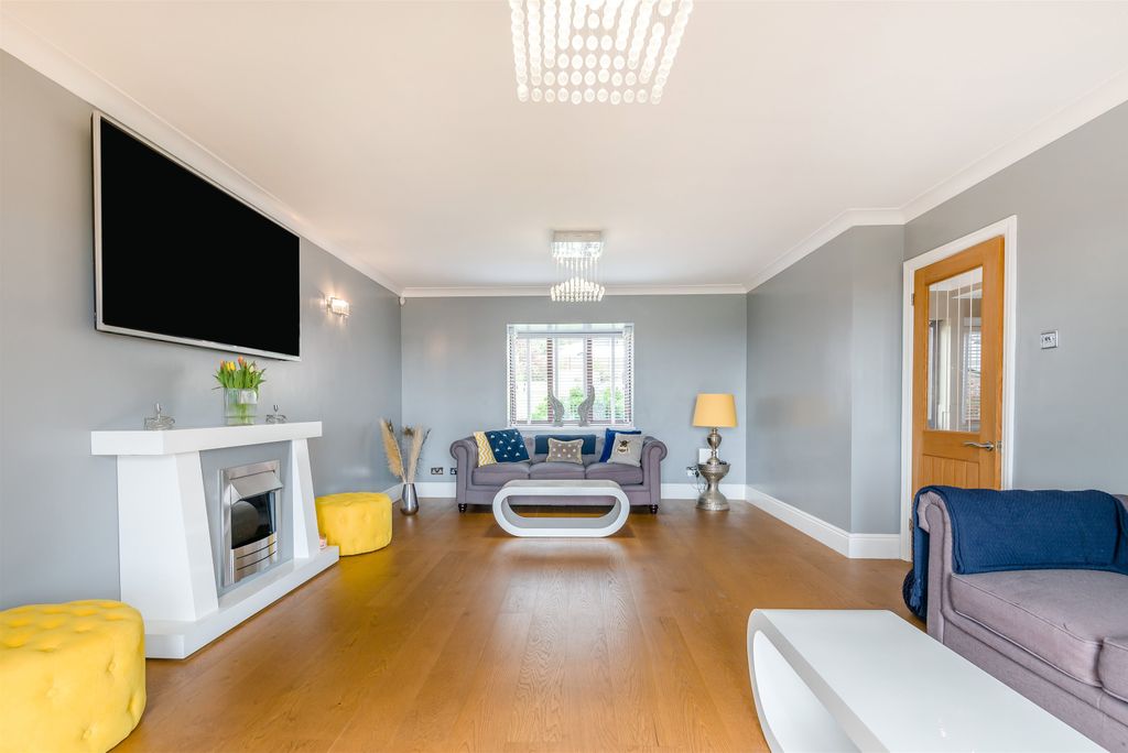 Additional image 4 of 5 bed detached house for salePriory Close, Caerleon, Newport, Newport NP18