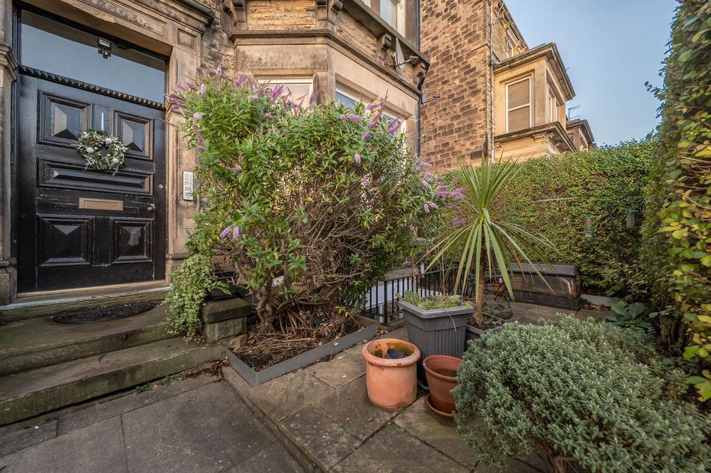 1 bed flat for salePark View, Harrogate HG1 photo 4