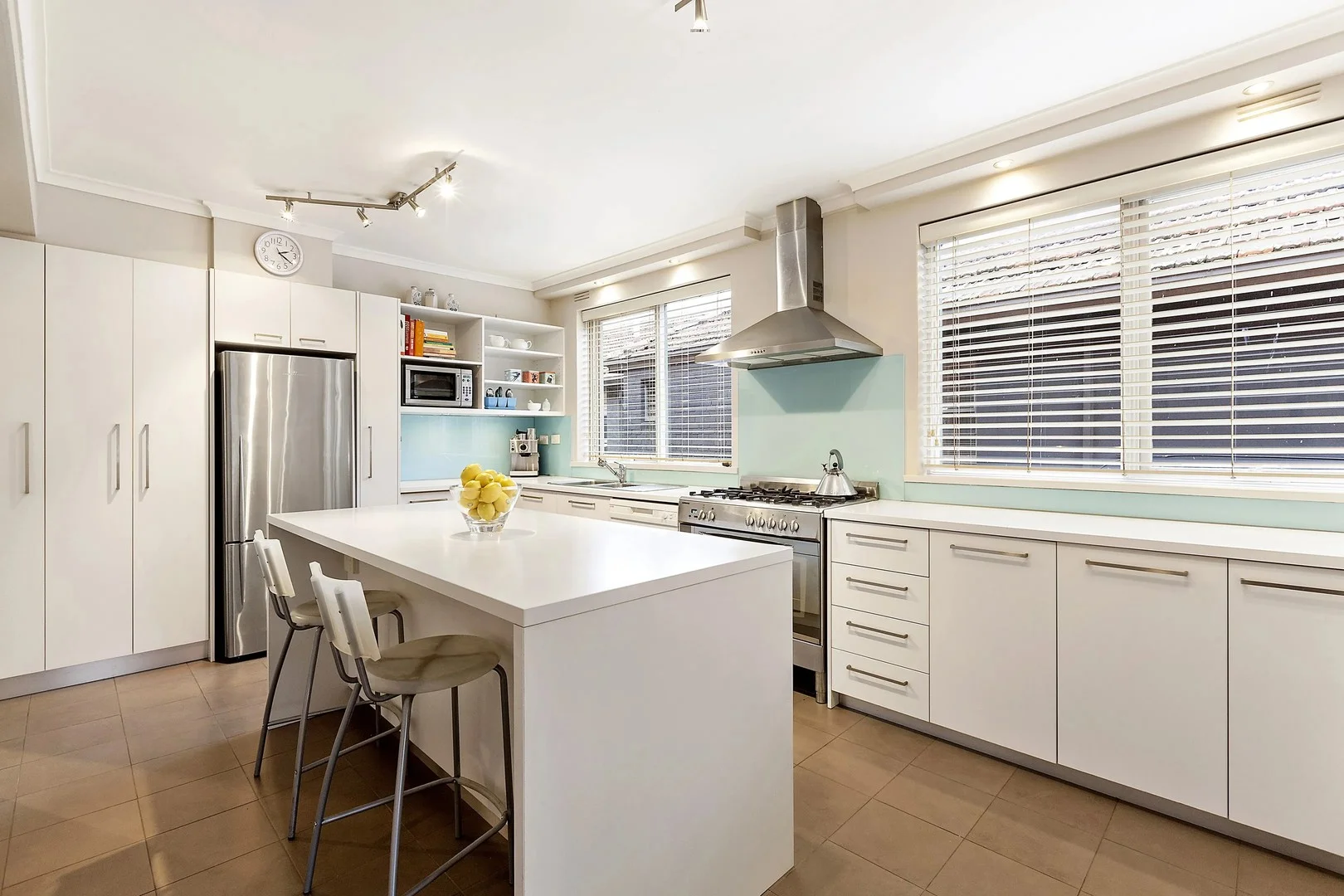 2/174 Barkly Street, St Kilda VIC 3182